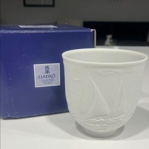 Lladro Collectors Society Sailing the Seas Cup. Matte 1997
